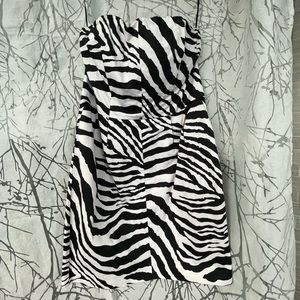Express Strapless Dress WITH POCKETS!
